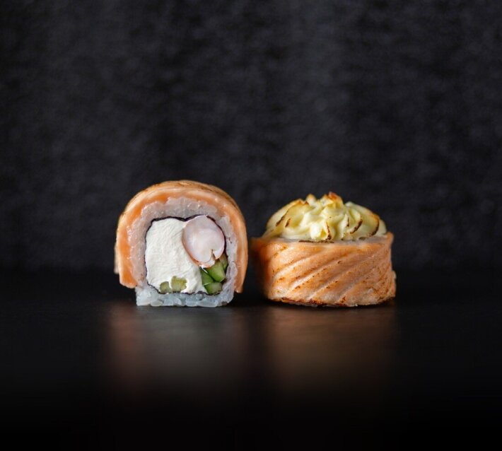 Филадельфия эби (соус на выбор)