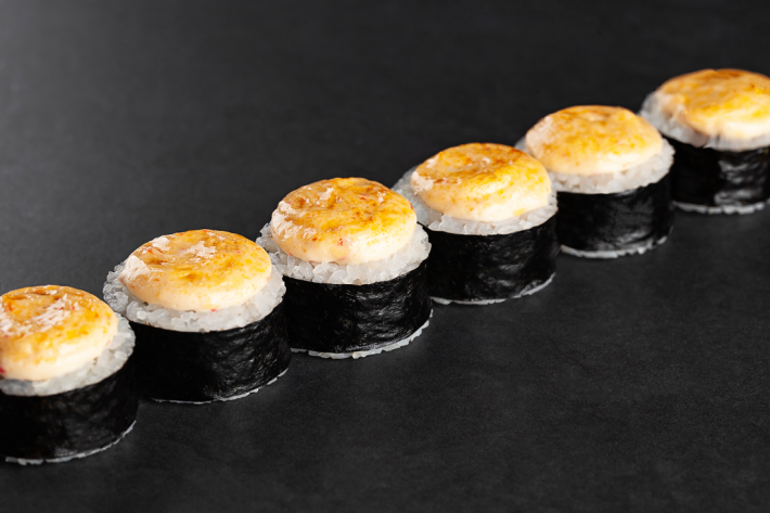 Запечённый ролл с курицей