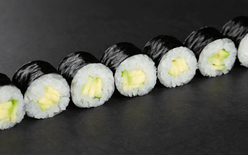 Мини ролл с авокадо