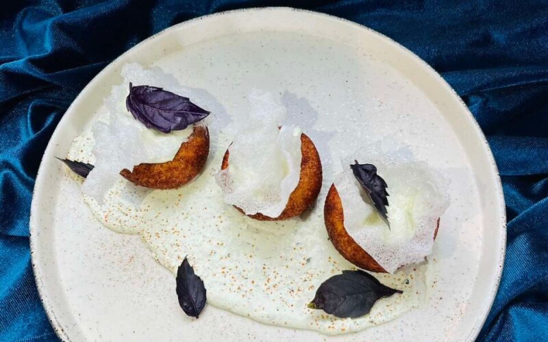 Сырники со сметаной