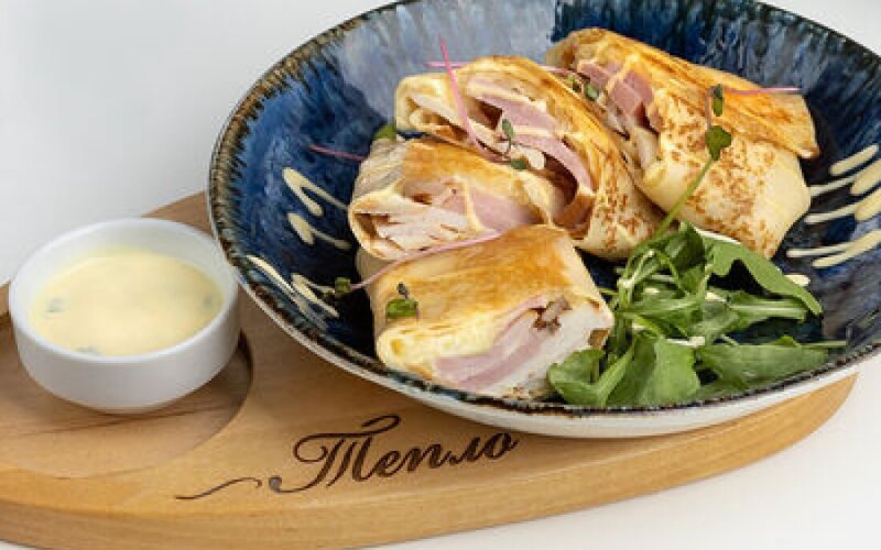 Блинчики с курицей и ветчиной