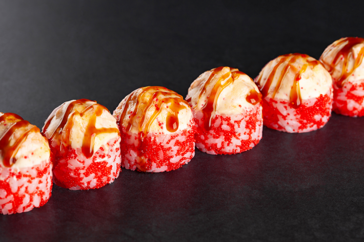 Запечённый ролл с лососем