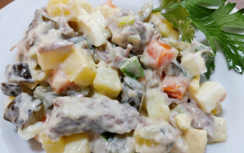 Салат с говядиной