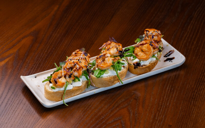 Брускетта с креветкой