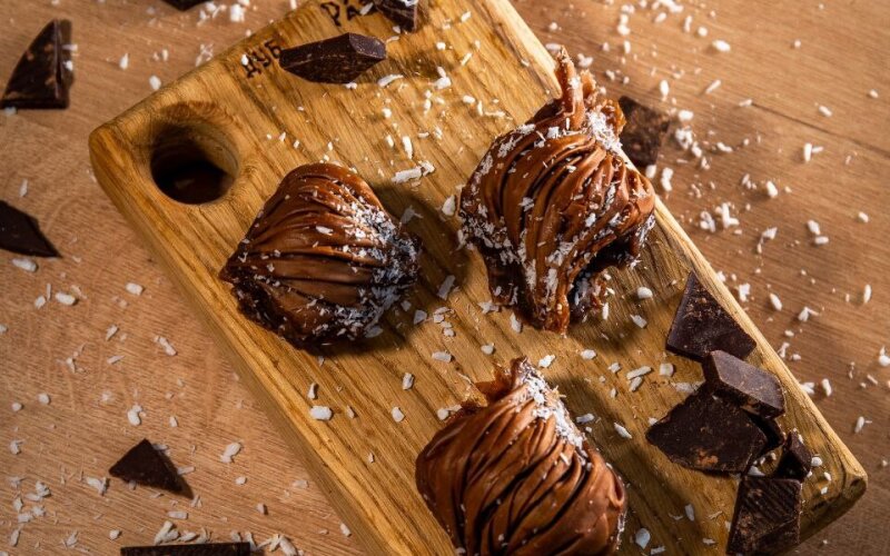 Баклава «Ракушка» шоколадная с грецким орехом и сливочным кремом