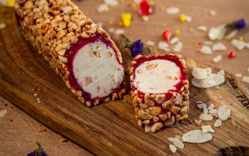 Рулет рахат-лукум гранат с фундуком