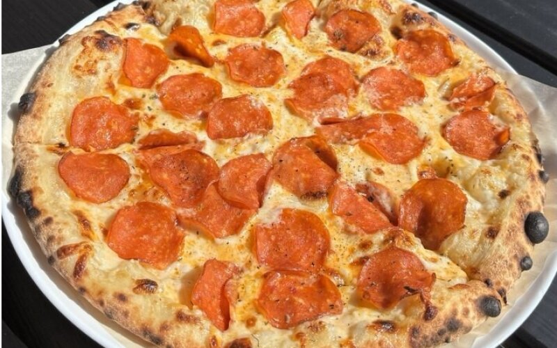 Пицца «Сливочная пепперони»