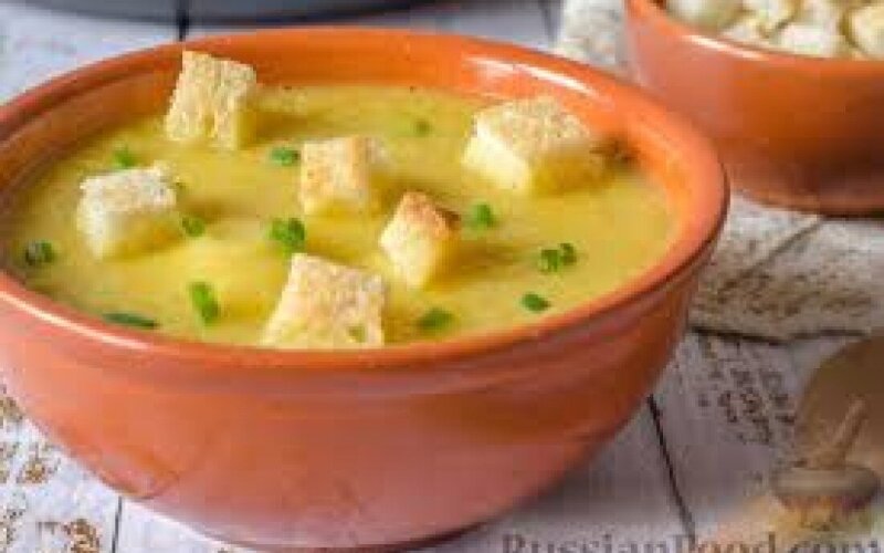 Суп пюре из свежих грибов  с сухариками