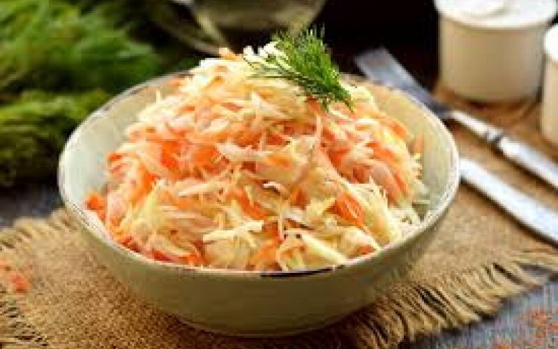 Салат из квашеной капусты