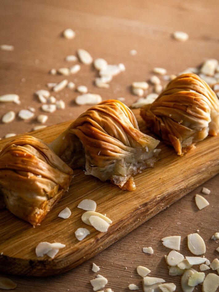 Баклава «Ракушка» с грецким орехом и сливочным кремом