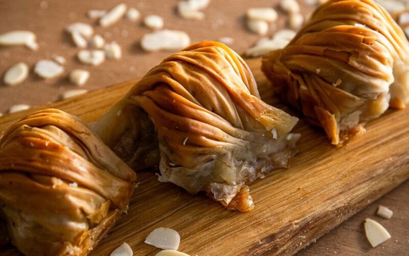 Баклава «Ракушка» с грецким орехом и сливочным кремом
