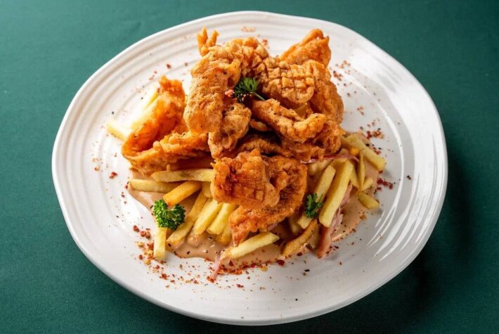 Кальмар «Фри» с соусом спайси