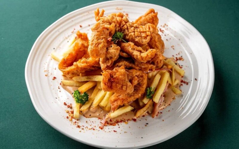 Кальмар «Фри» с соусом спайси