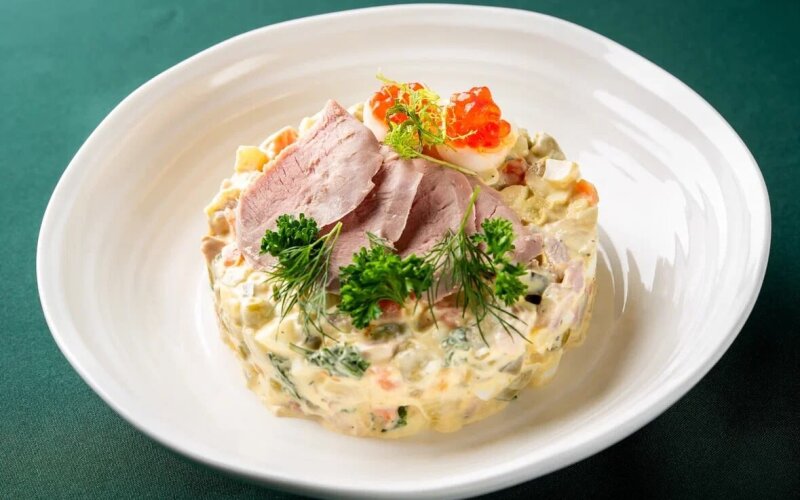 Салат «Оливье» с копчёной уткой