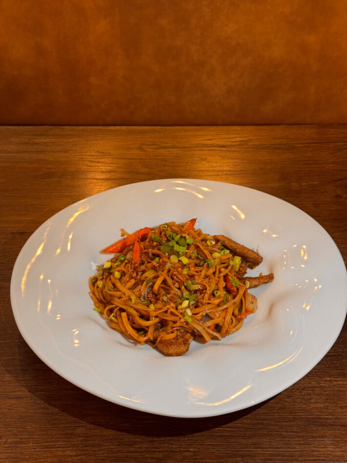 Удон с уткой и устричным соусом