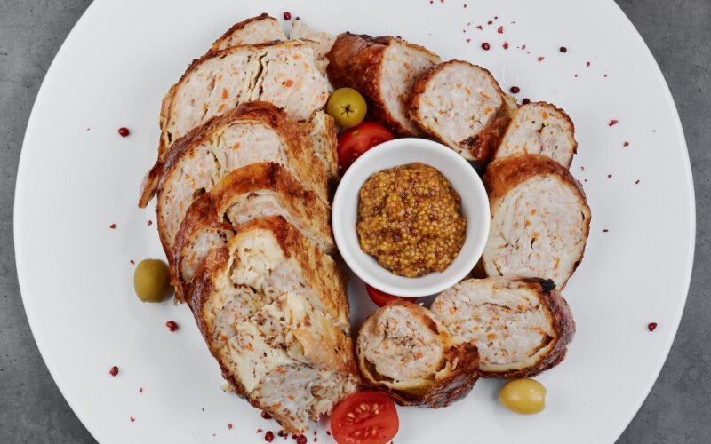 Домашняя курочка фаршированная блинами