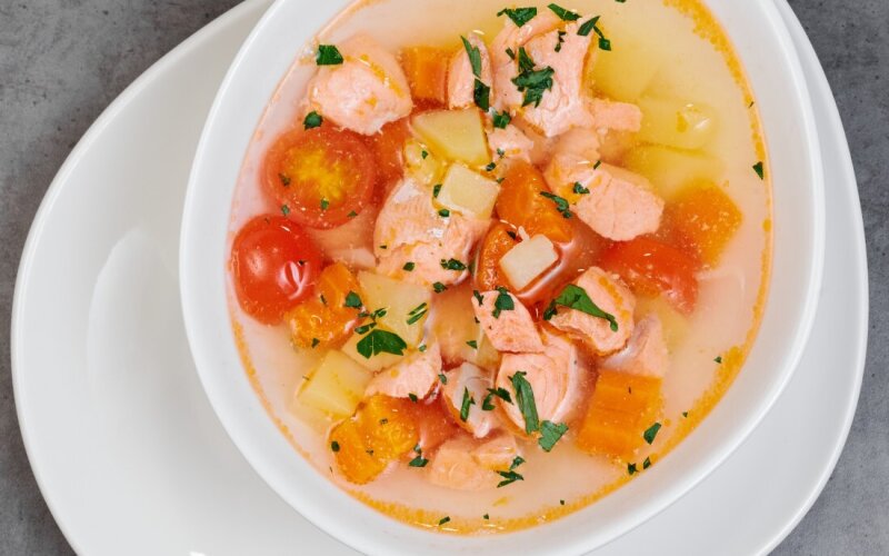 Уха по-норвежски из красной рыбы