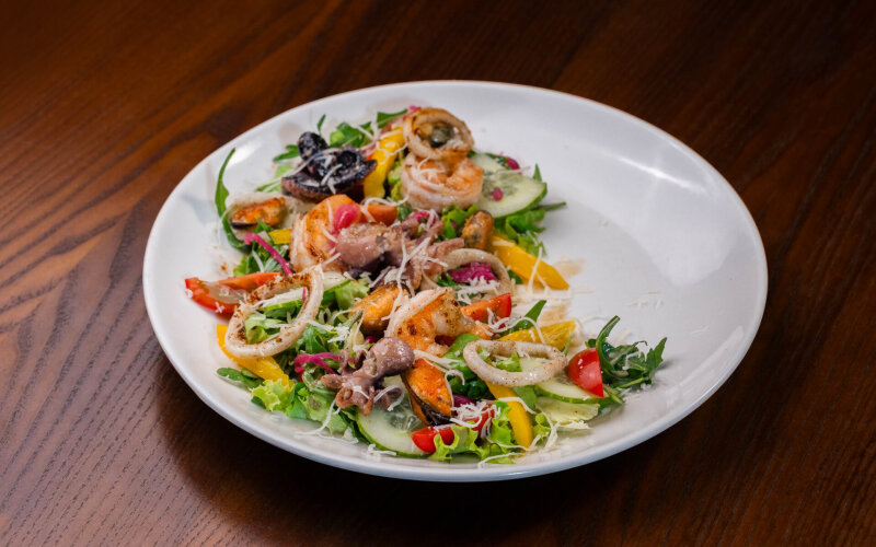 Салат с морепродуктами