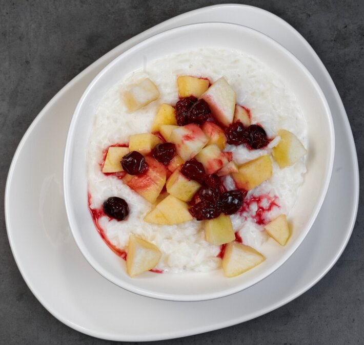 Завтрак каша рисовая на сливках с фруктами
описание