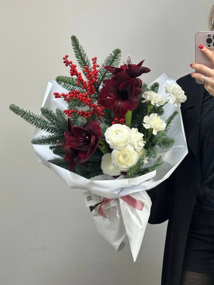 Букет №1 с амариллисом и нобилисом