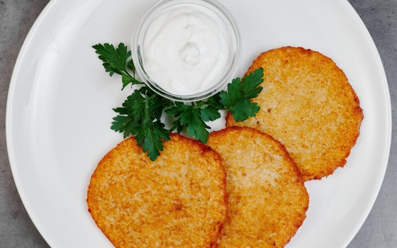 Драники со сметаной