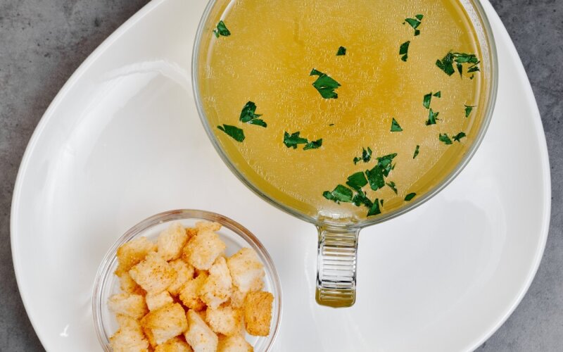 Бульон куриный с грудкой