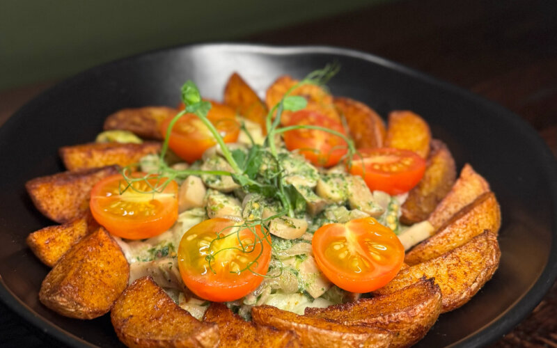 Салат с жаренными шампиньонами