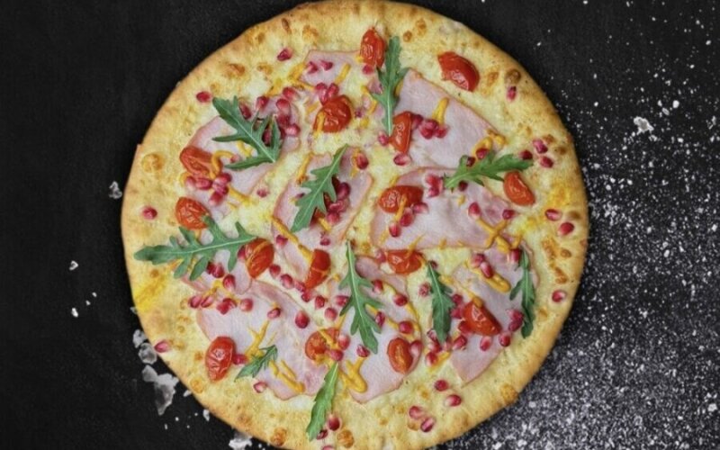 Пицца с гранатом