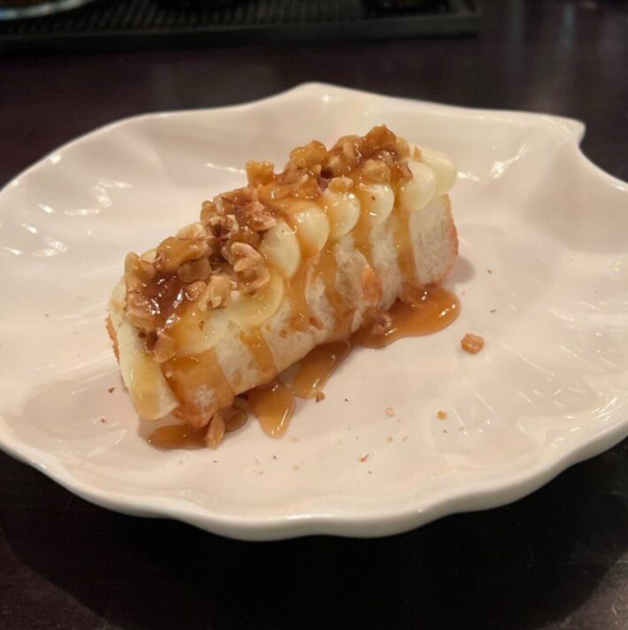 Ангельский бисквит с крем-сыром и карамелью