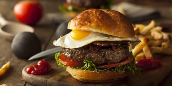 Бургер «По-сирийски» с яйцом