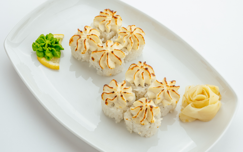 Запечённые роллы с лососем