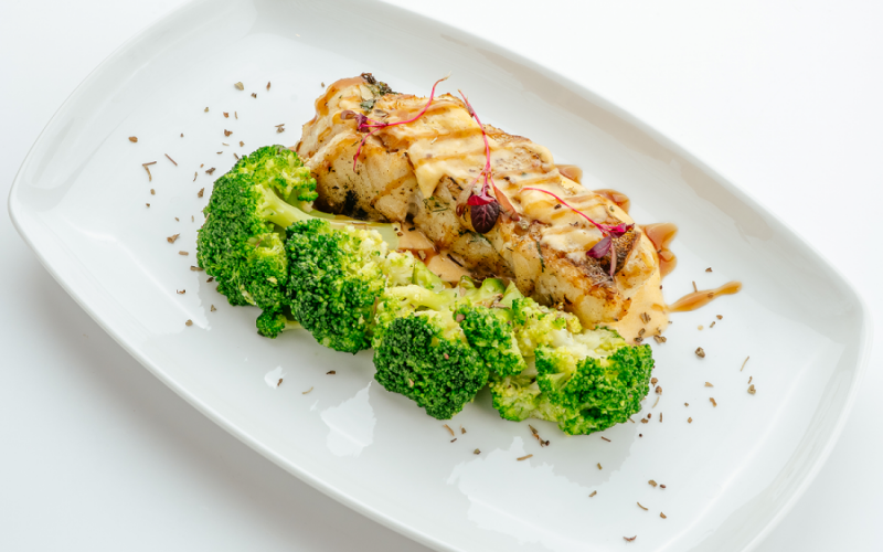 Филе судака с брокколи