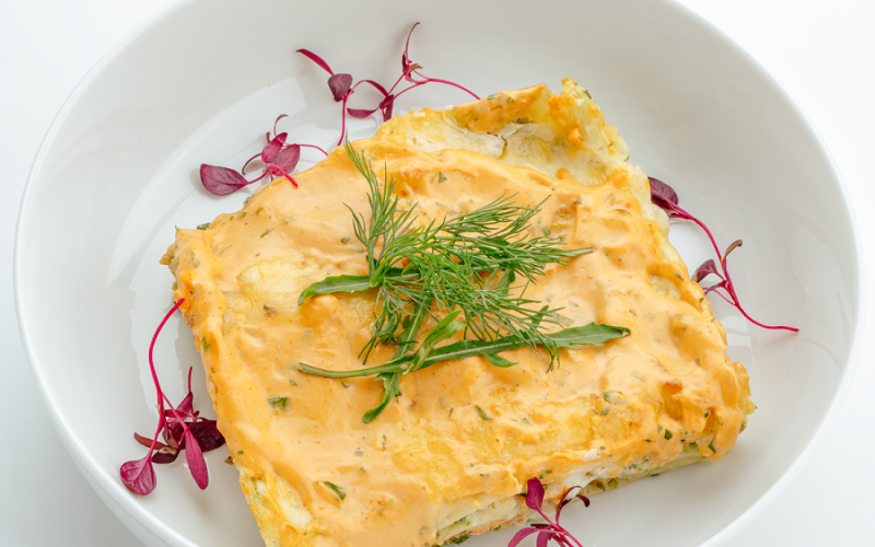 Лазанья с красной рыбой и шпинатом