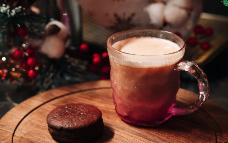 Горячий шоколад с печеньем