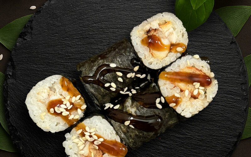 Ролл «Хосомаки с угрём»