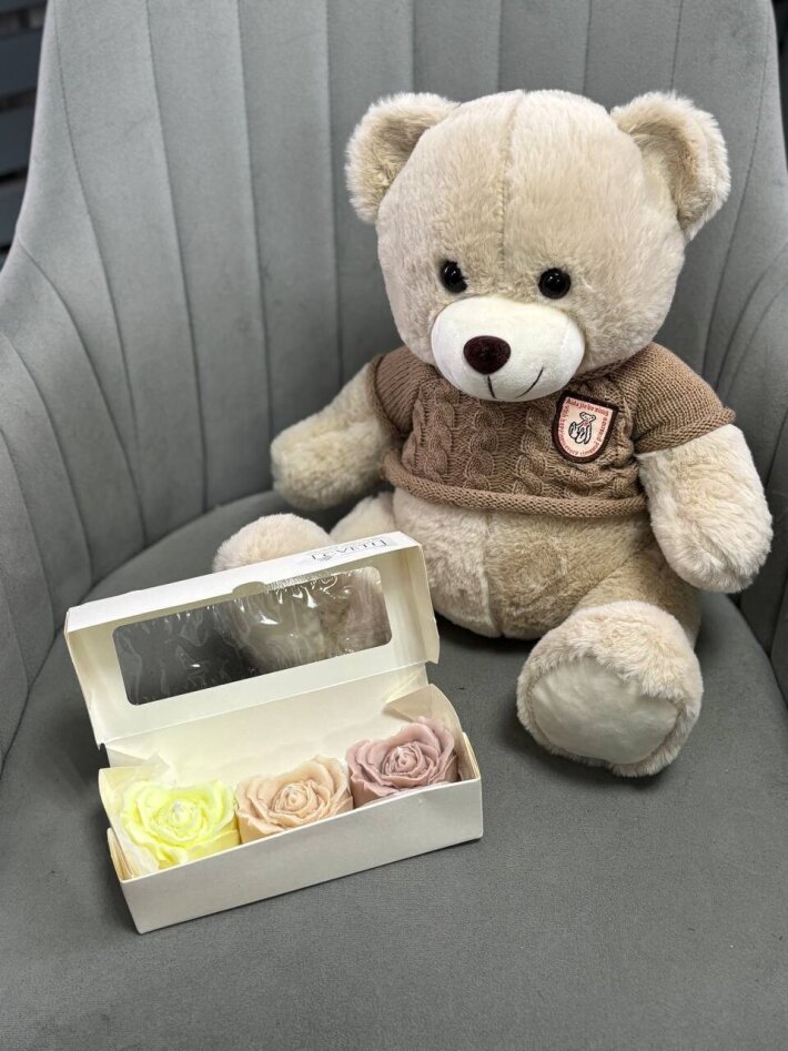 Плюшевый медведь и свечи ручной работы №1