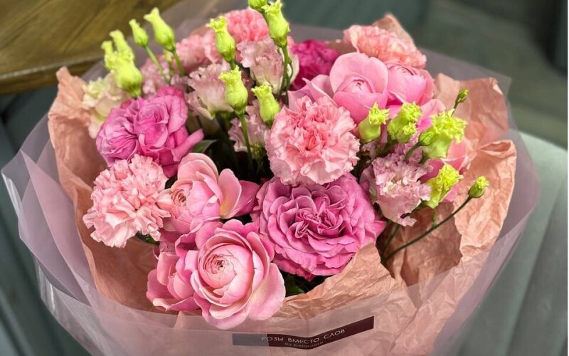 Букет из пионовидных роз