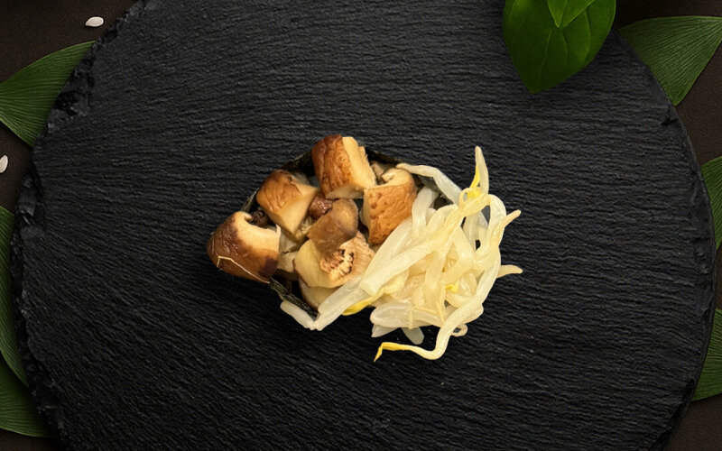 Гункан с шиитаке