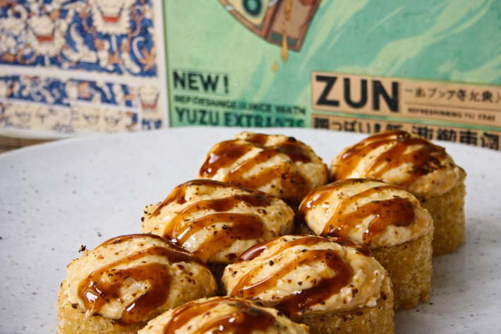 Ролл запечённый с угрём hot