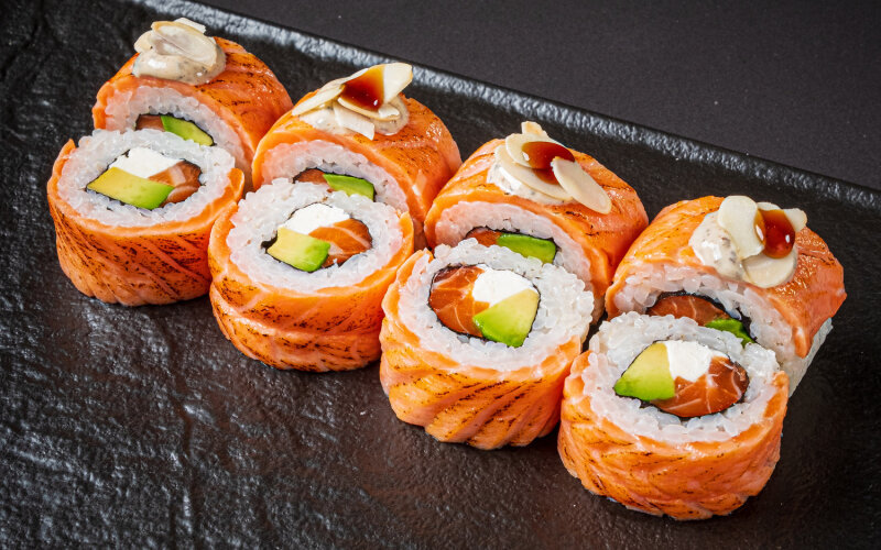 Ролл сливочный лосось