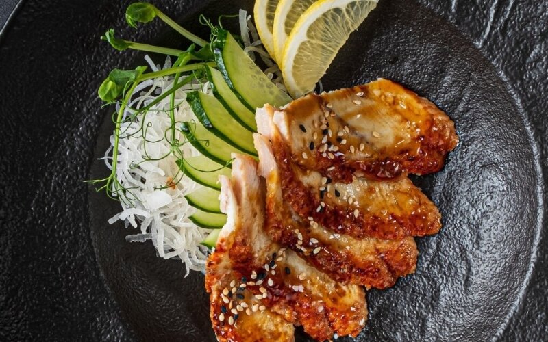 Сашими Угорь