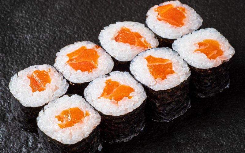 Хосомаки  с копчёным лососем