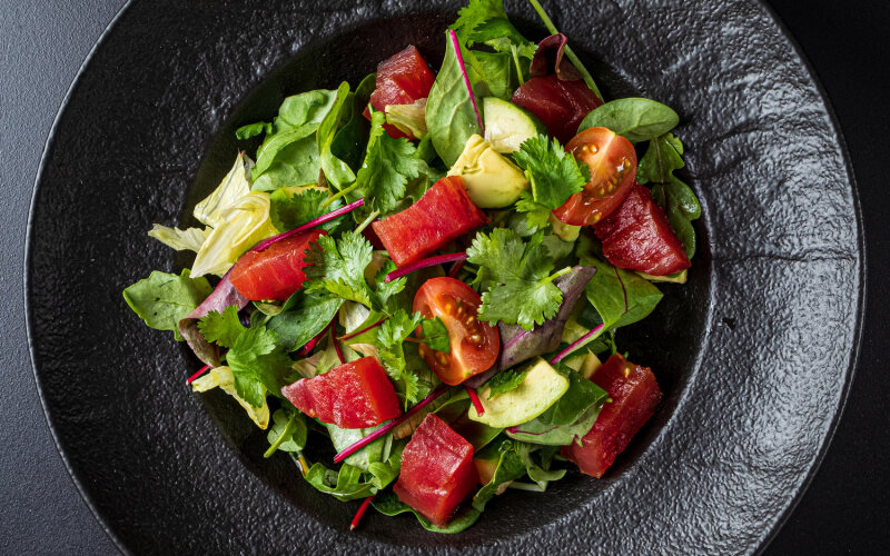 Салат с тунцом