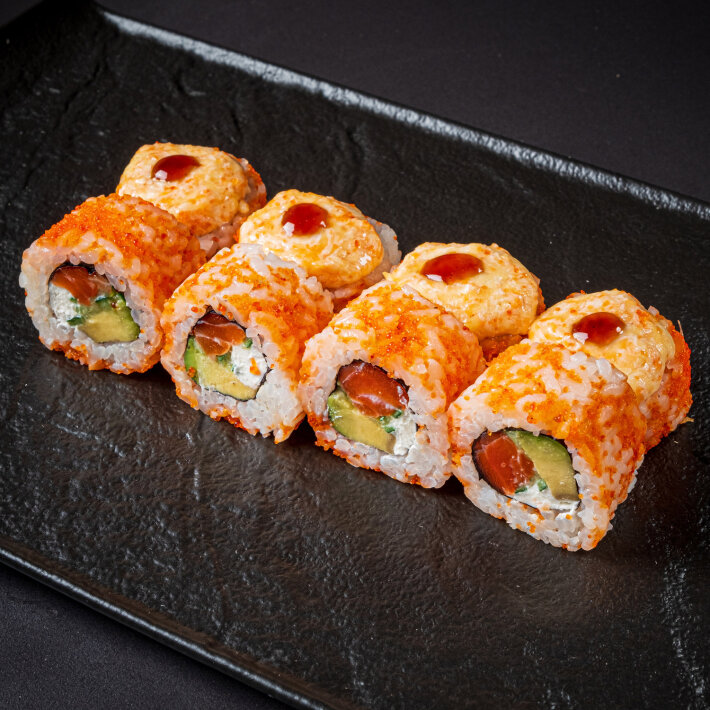 Запеченный ролл с лососем
