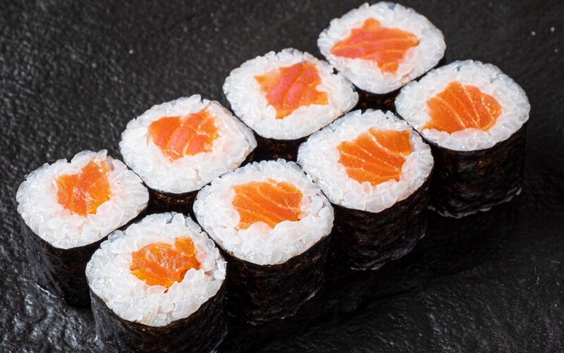 Хосомаки  с лососем