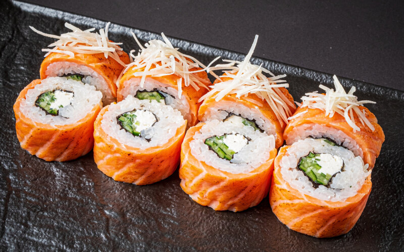 Филадельфия татаки с пармезаном