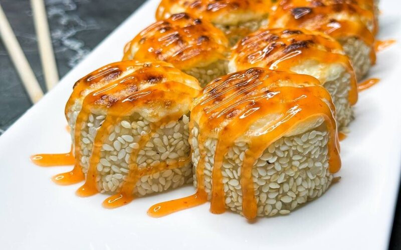 Ролл запечённый «Татаки»