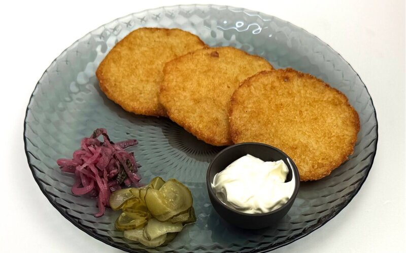 Драники со сметаной