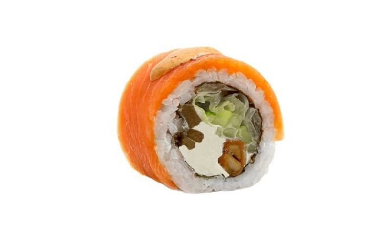 Ролл с копчёным лососем и кешью