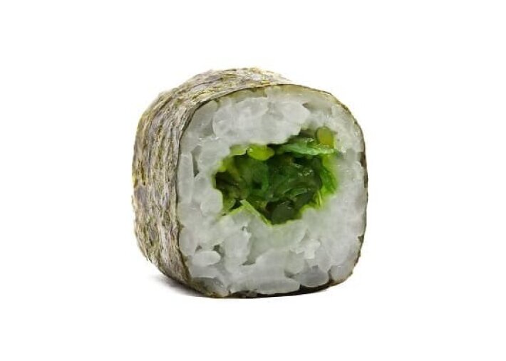 Мини ролл с салатом чука